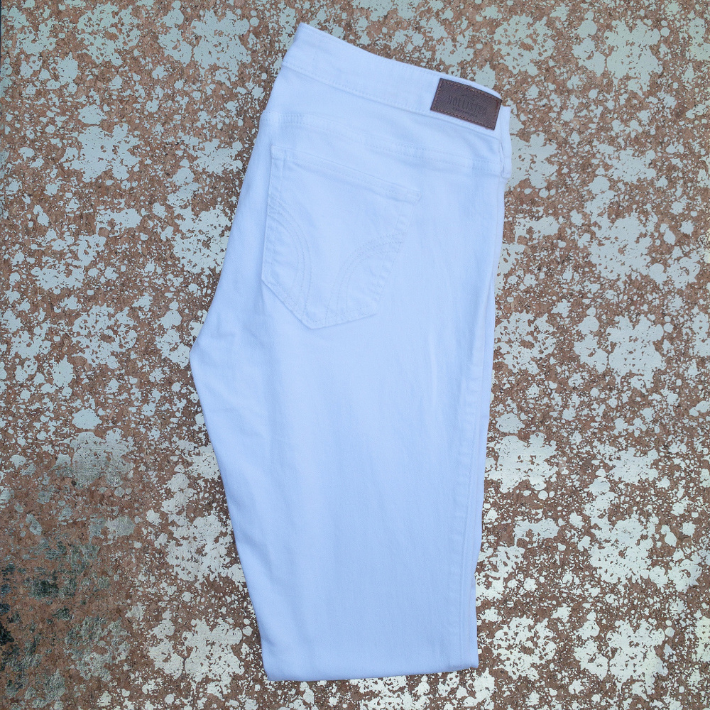 Like New Hollister Low Rise Super Skinnies Sz 7-L